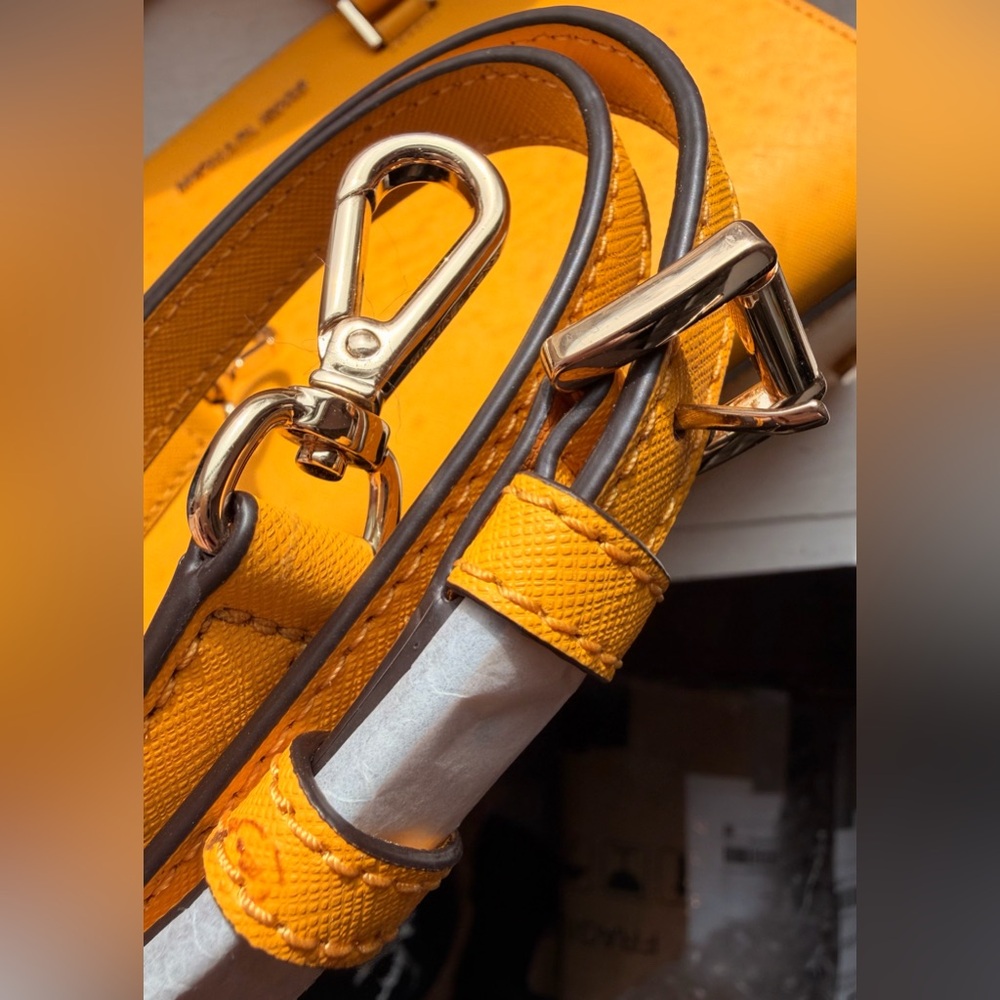 💛 Michael Kors Selma Medium Satchel – Yellow / Saffiano Leather 💛 - Picture 6 of 16